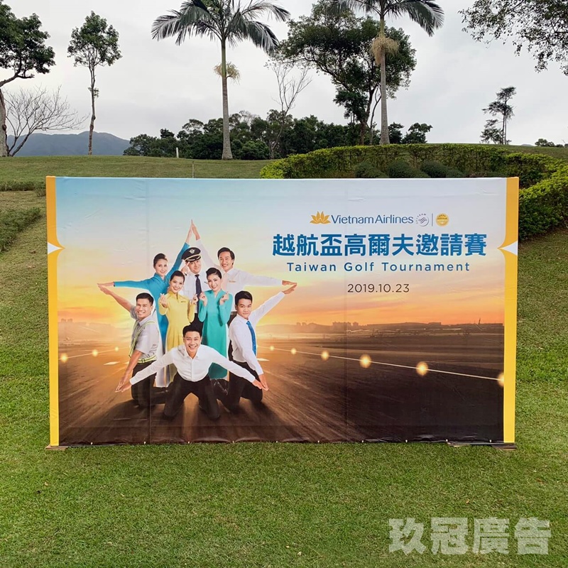 高爾夫球賽採用外包式TRUSS 美觀大方 穩固不怕風吹 比人形立牌好用 高雄台南玖冠廣告